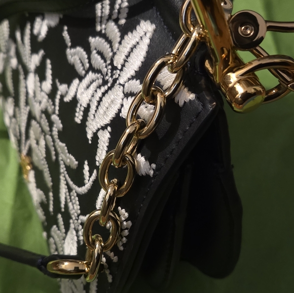 Elegant Black and White Floral Handbag